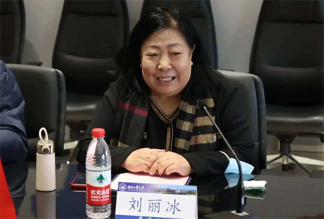 着眼于激励和调动教学的积极性
