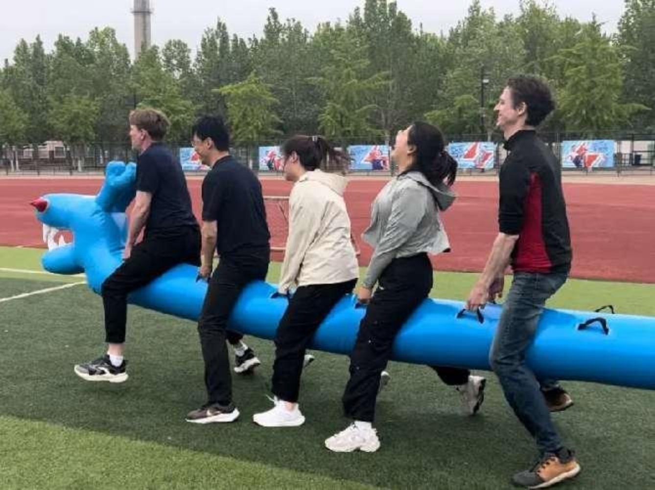 是他们坚韧不拔的意志