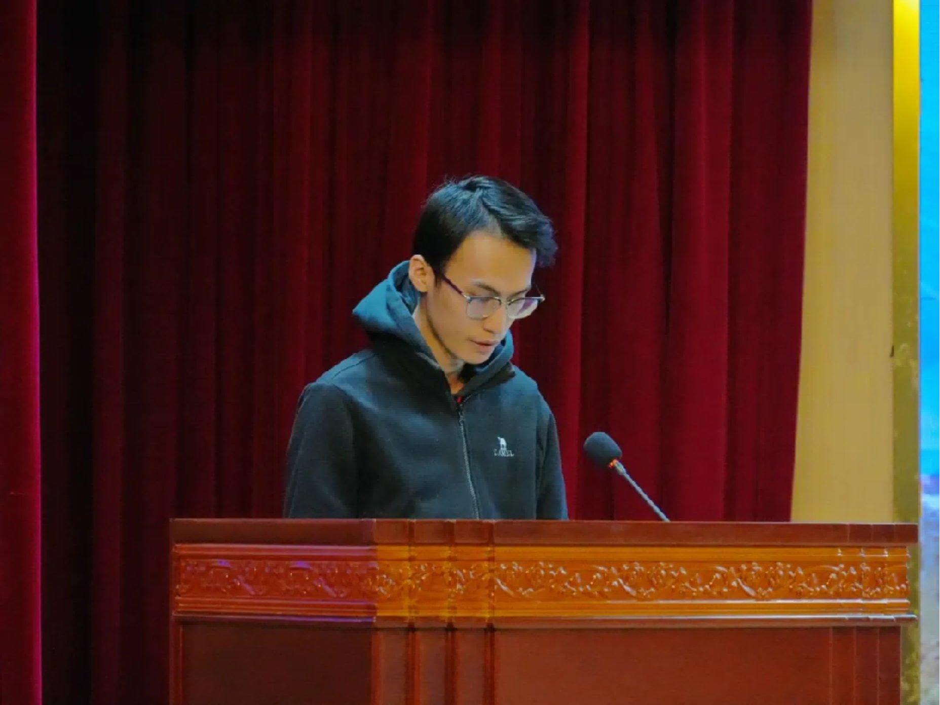 emc全站官网优惠活动在图书馆报告厅