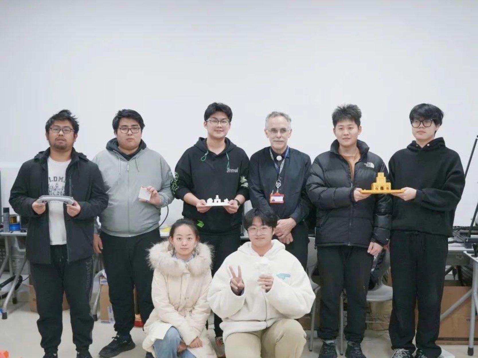 亚利桑那大学材料工程系的Dougla