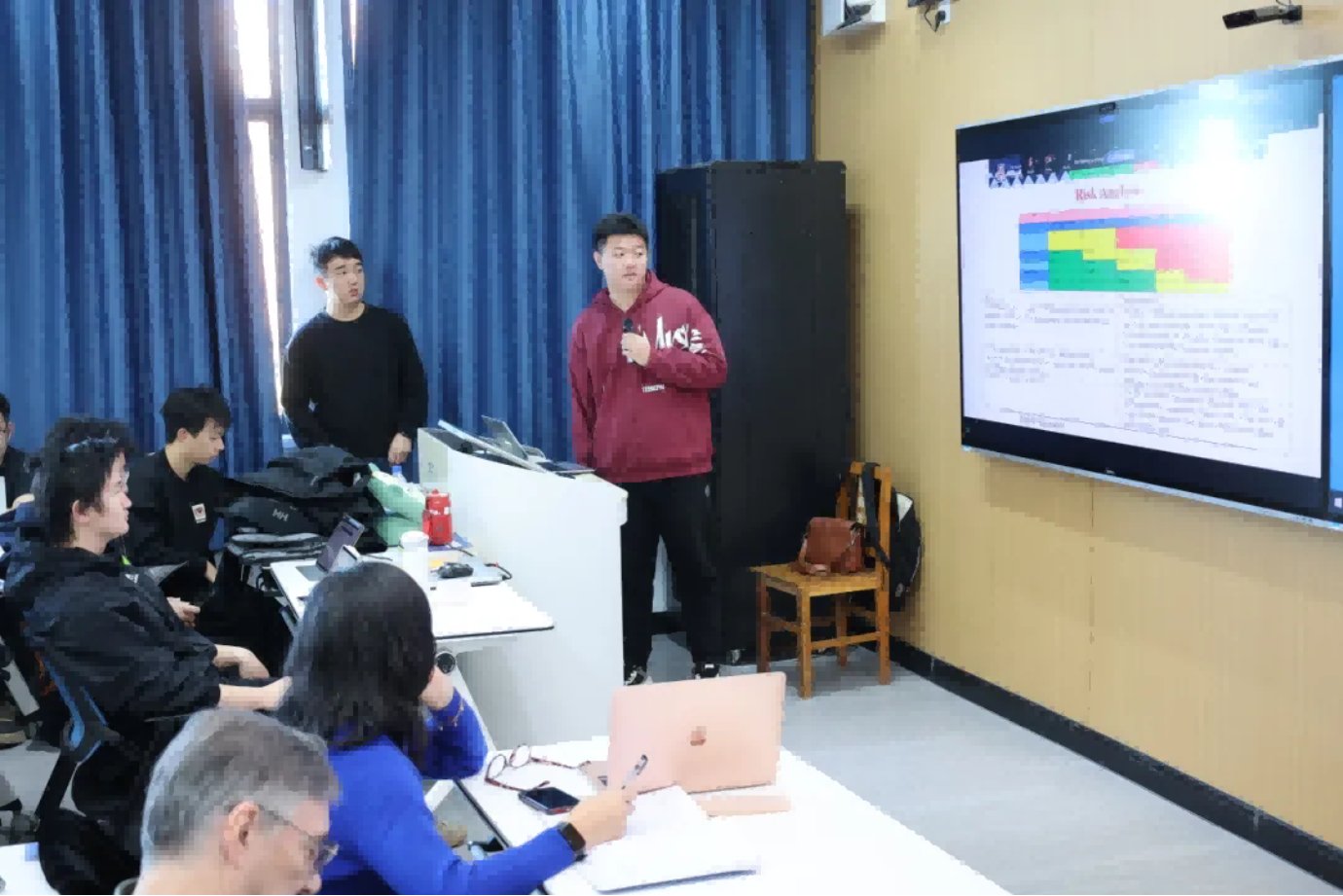 企业主导出“真题”