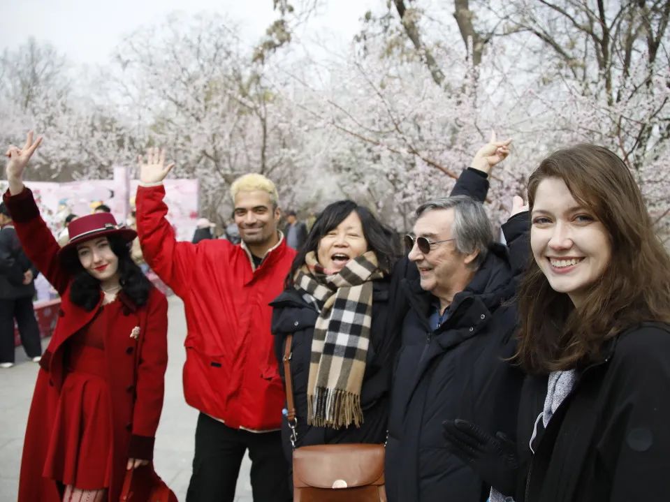 芳菲满园