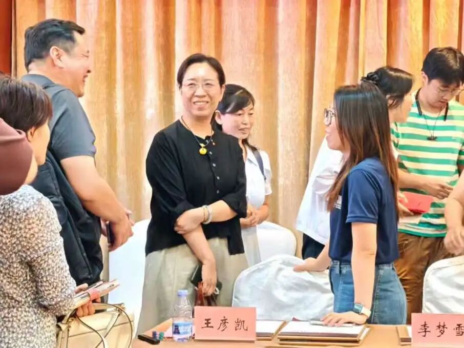 emc全站手机版下载